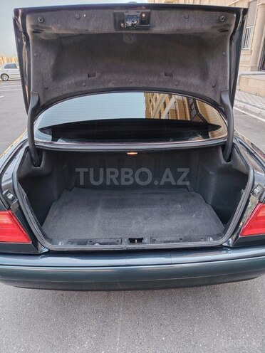 Mercedes E 240-8