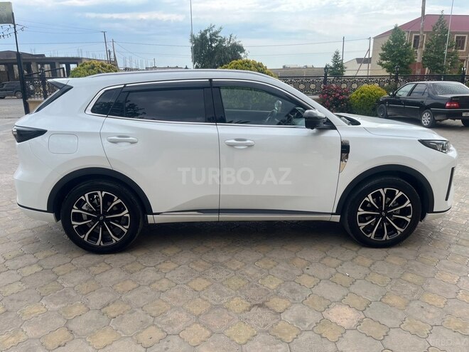 Changan Qiyuan Q05-8