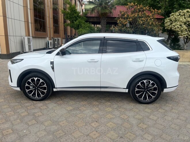 Changan Qiyuan Q05-3
