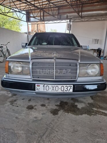 Mercedes 200 D-20