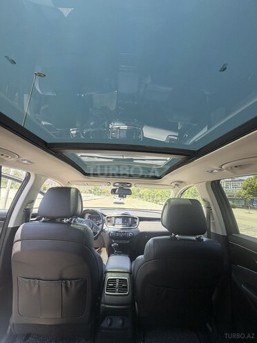 Kia Sorento-13