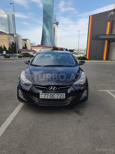 Hyundai Elantra-1