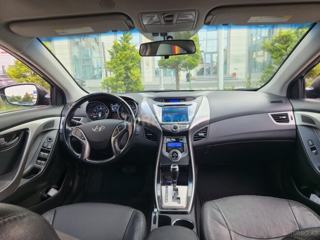 Hyundai Elantra-5
