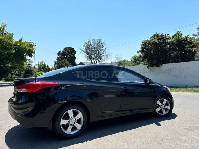 Hyundai Elantra-7