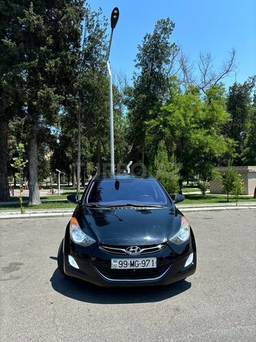 Hyundai Elantra-1