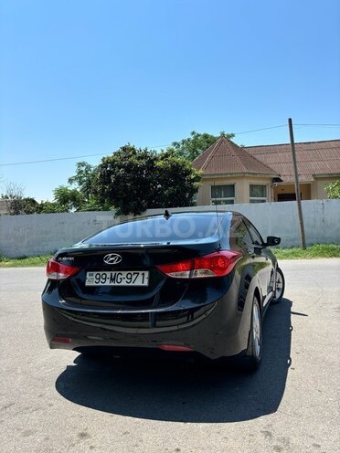 Hyundai Elantra-6