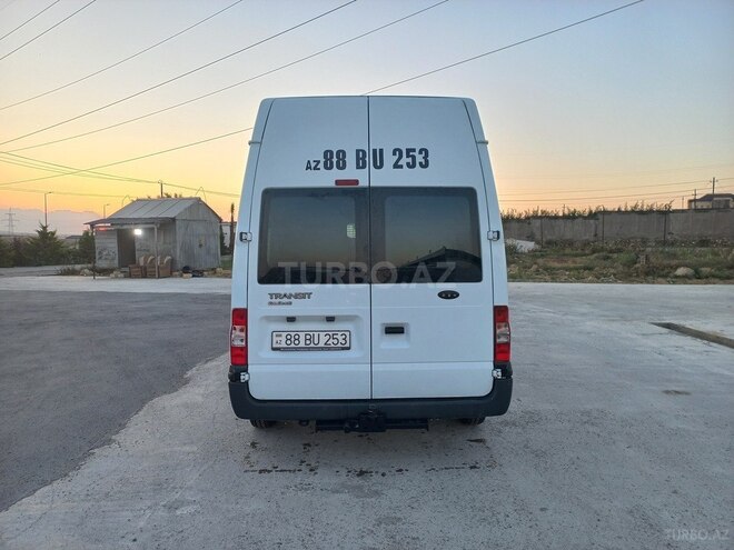 Ford Transit-6