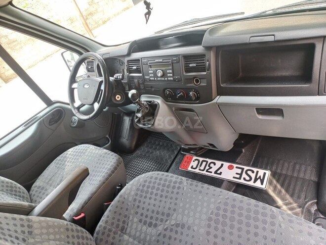 Ford Transit-3