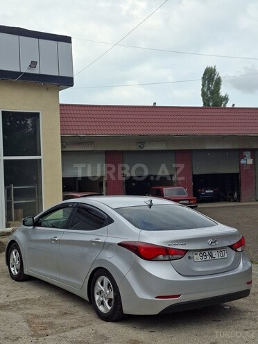 Hyundai Elantra-5