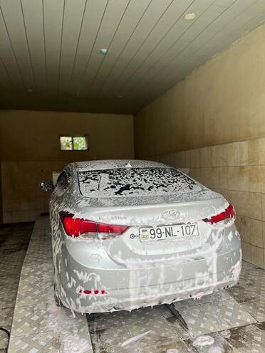 Hyundai Elantra-2