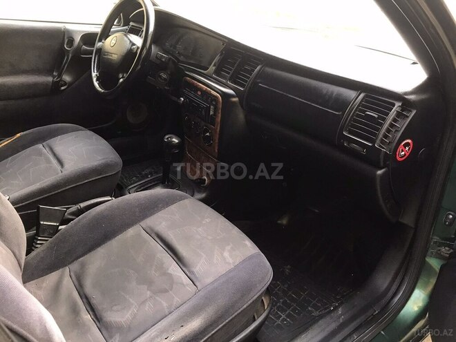 Opel Vectra-4
