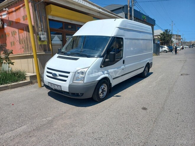 Ford Transit-10