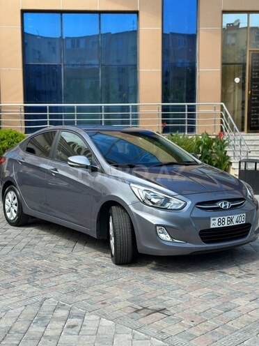 Hyundai Accent-3