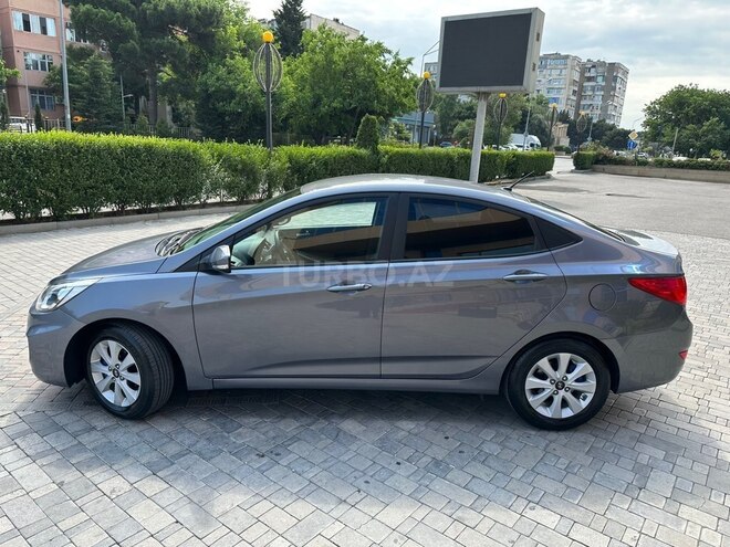 Hyundai Accent-8
