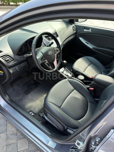Hyundai Accent-10