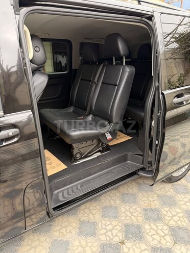 Mercedes Metris-10