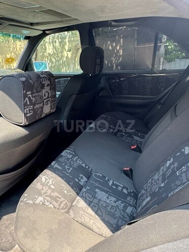 Mercedes E 240-9