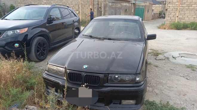 BMW 320-1