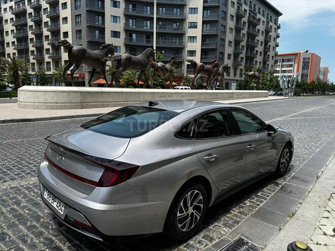 Hyundai Sonata-12