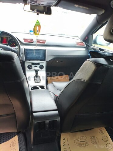 Volkswagen Passat-8