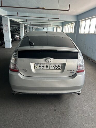 Toyota Prius-2