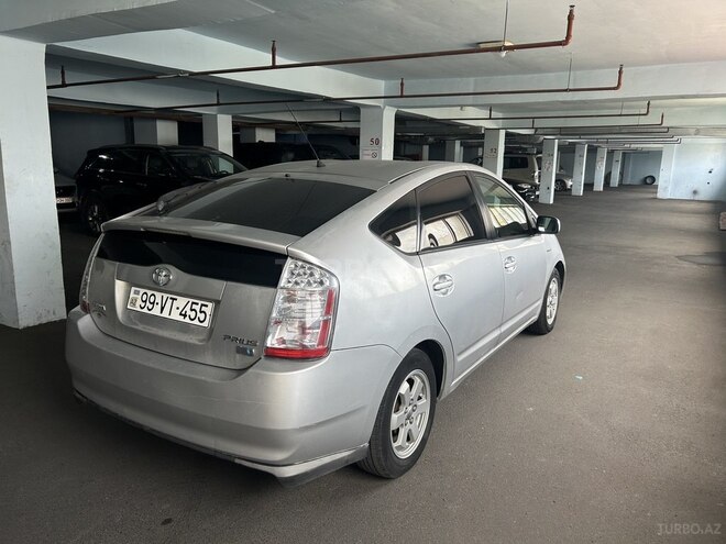 Toyota Prius-5