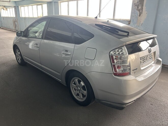 Toyota Prius-4