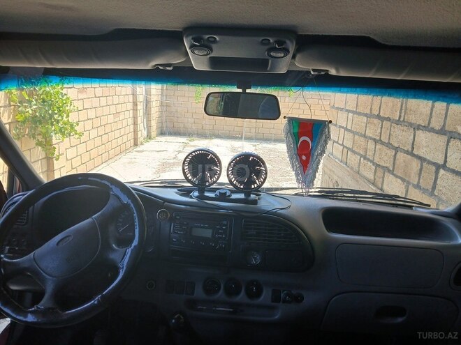 Ford Transit-2