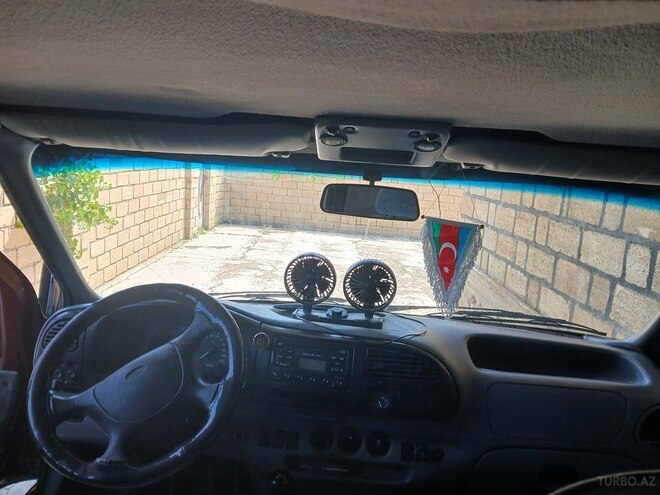 Ford Transit-3