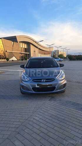 Hyundai Accent-2