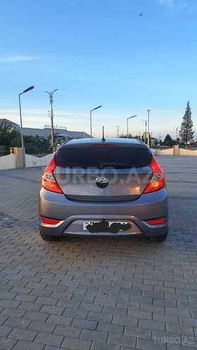 Hyundai Accent-3