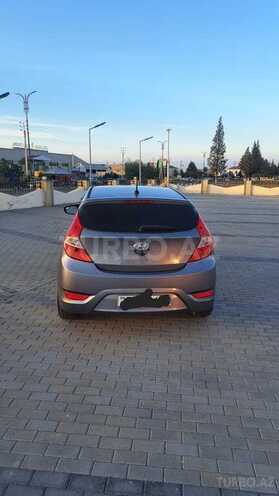 Hyundai Accent-5