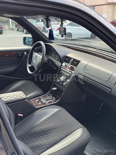 Mercedes C 240-10