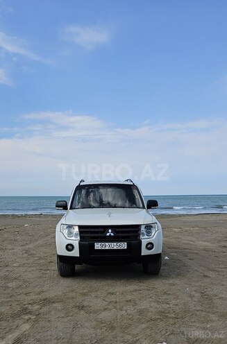 Mitsubishi Pajero-2