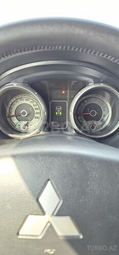 Mitsubishi Pajero-8