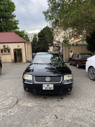 Volkswagen Passat-1