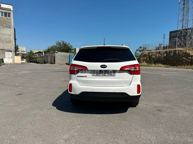 Kia Sorento-12