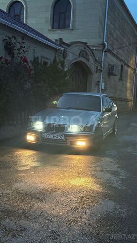 BMW 318-1