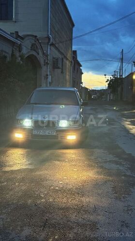 BMW 318-7