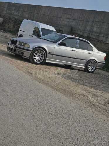 BMW 318-2