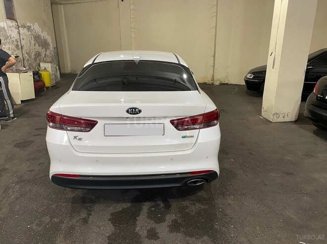 Kia K5-3
