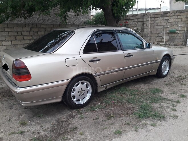 Mercedes C 200-2