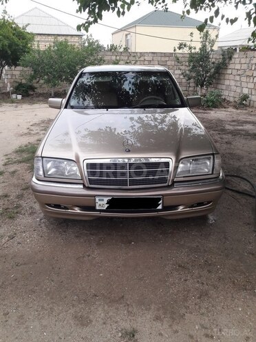 Mercedes C 200-1