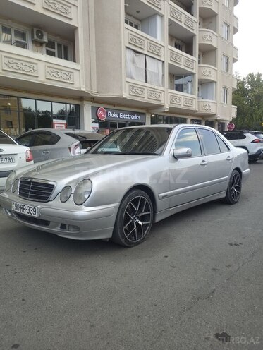 Mercedes E 220-2