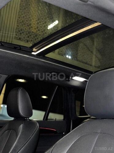 BMW X1-9