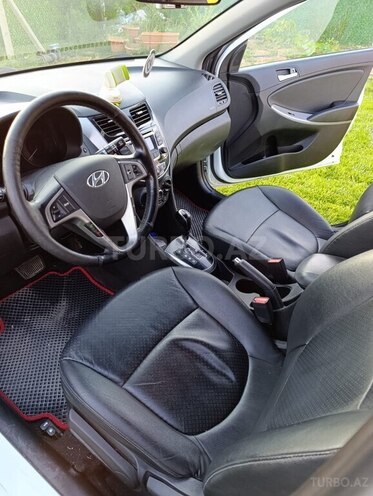 Hyundai Accent-6
