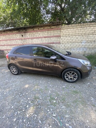 Kia Rio-5