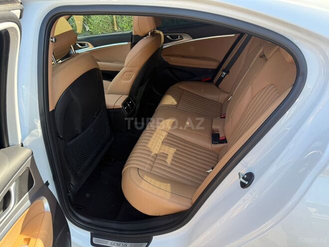 Genesis G70-10