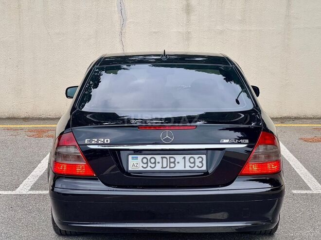 Mercedes E 220-2