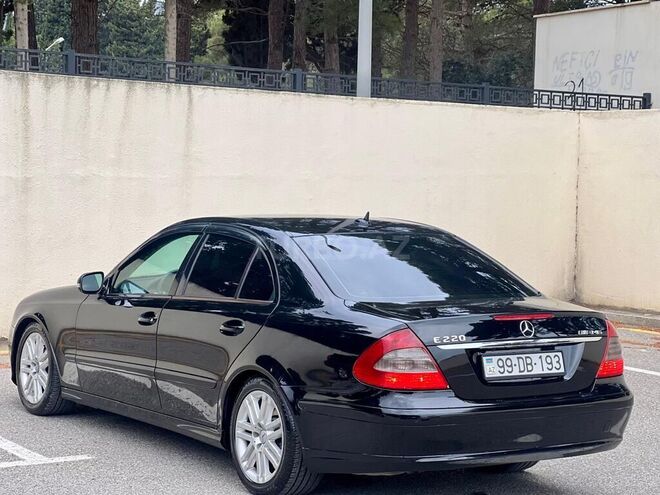Mercedes E 220-4